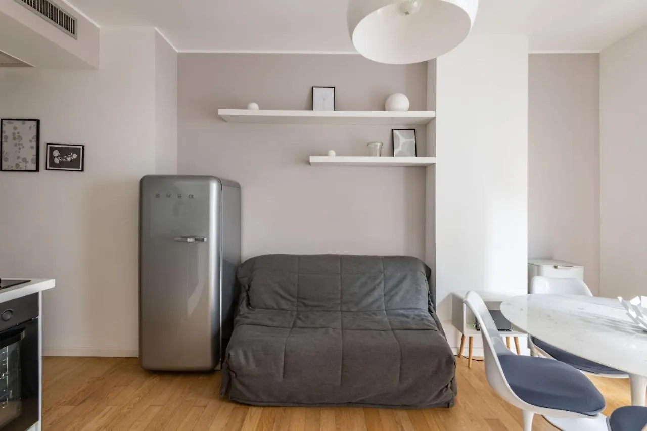 Easylife - Sofisticato Monolocale Con Terrazzino Nel Cuore Di Porta Venezia Milan