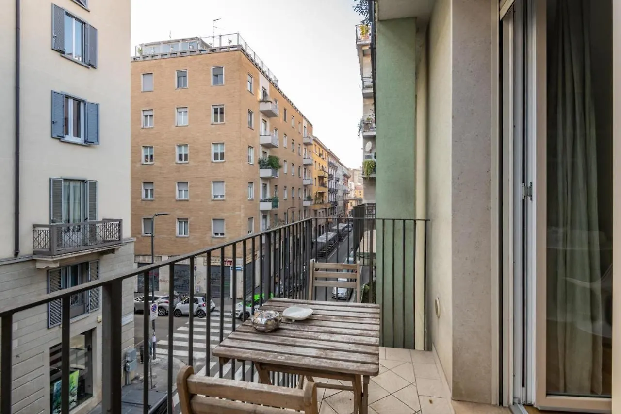 Easylife - Sofisticato Monolocale Con Terrazzino Nel Cuore Di Porta Venezia Milan 0*,  Italy