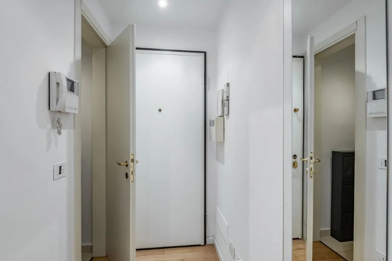 Easylife - Sofisticato Monolocale Con Terrazzino Nel Cuore Di Porta Venezia Mailand Apartment