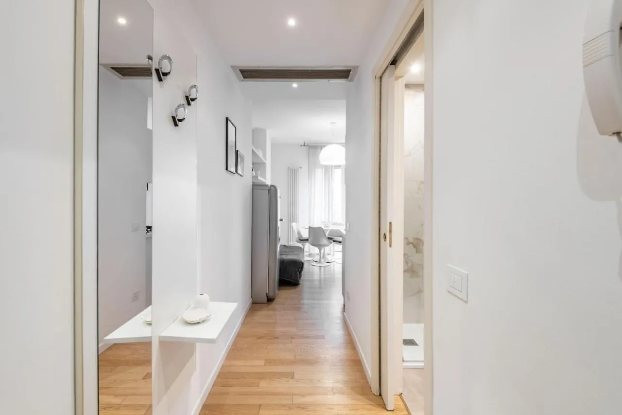 Easylife - Sofisticato Monolocale Con Terrazzino Nel Cuore Di Porta Venezia Mailand 0*,  Italien